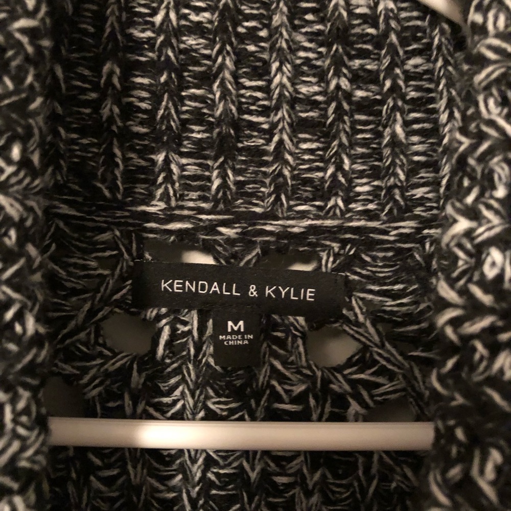 sweater - Picture 2 of 3